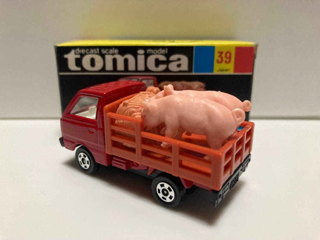 トミカ　No.39 黒箱　日本製　スズキ　キャリィ　家畜運搬車