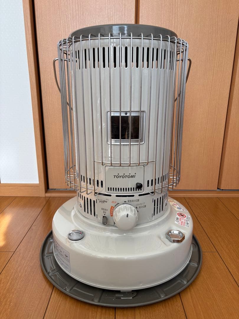 【手渡し限定】トヨトミ 対流型石油ストーブ KS-67H ホワイト 17〜24畳