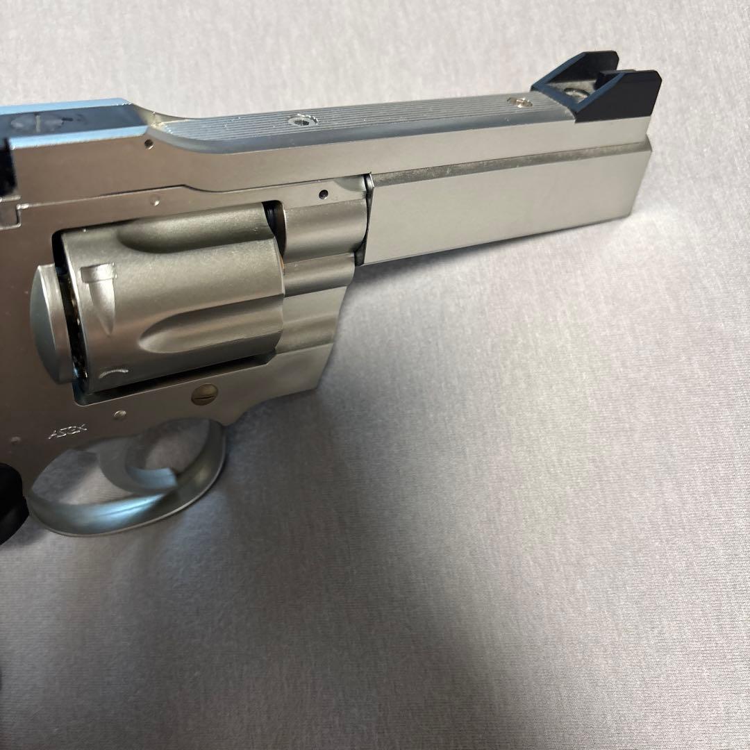 東京マルイ　リボルバー(シルバー・ブラック)