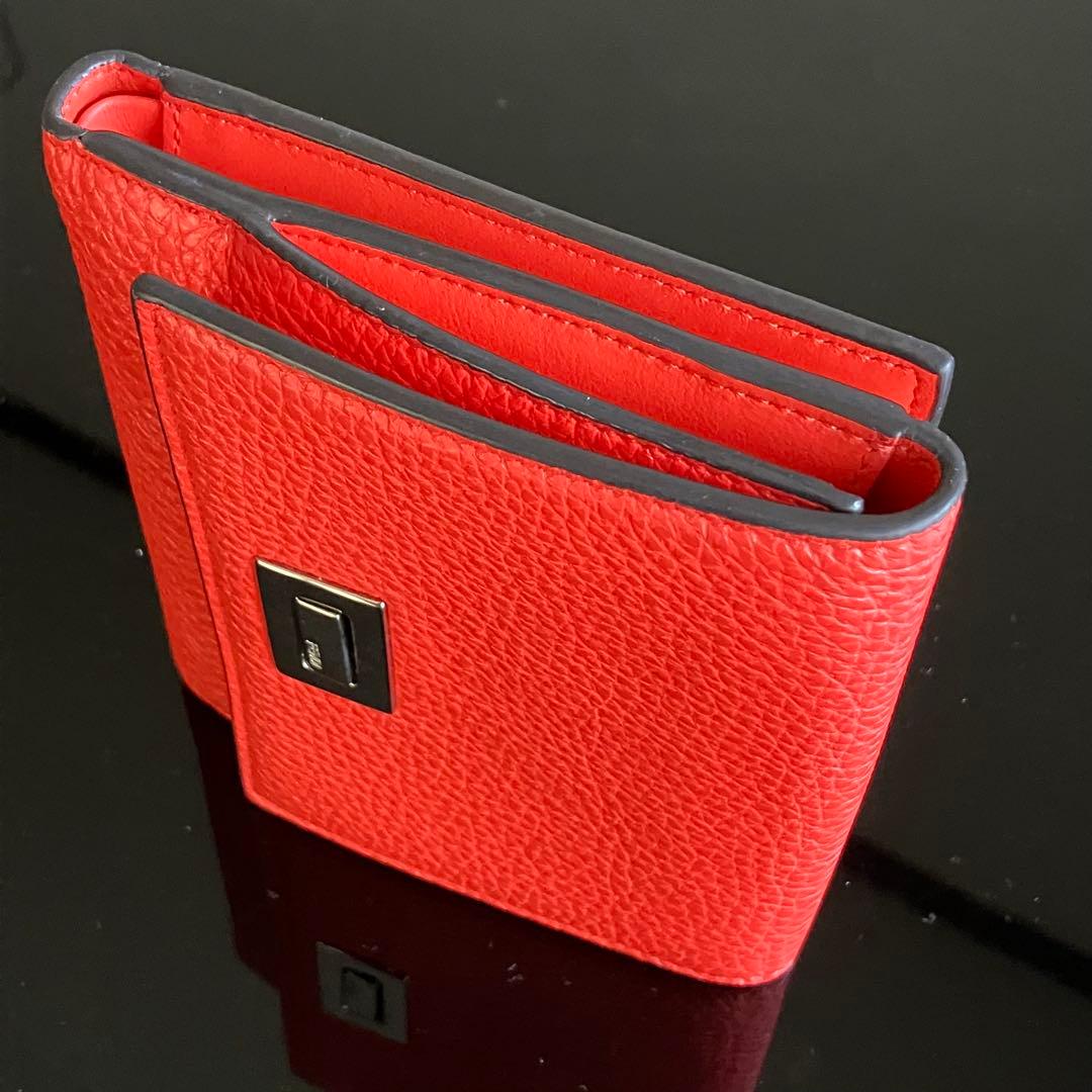 フェンディ　ピーカブー　FENDI JP PEEKABOO WALLET レッド