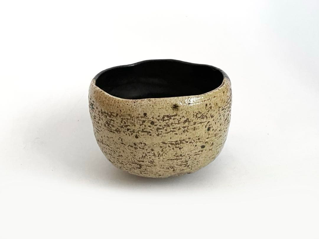 茶道具　陶芸家　九代　樂吉左衛門　樂了入　掛分黒楽茶碗　片身替　茶碗