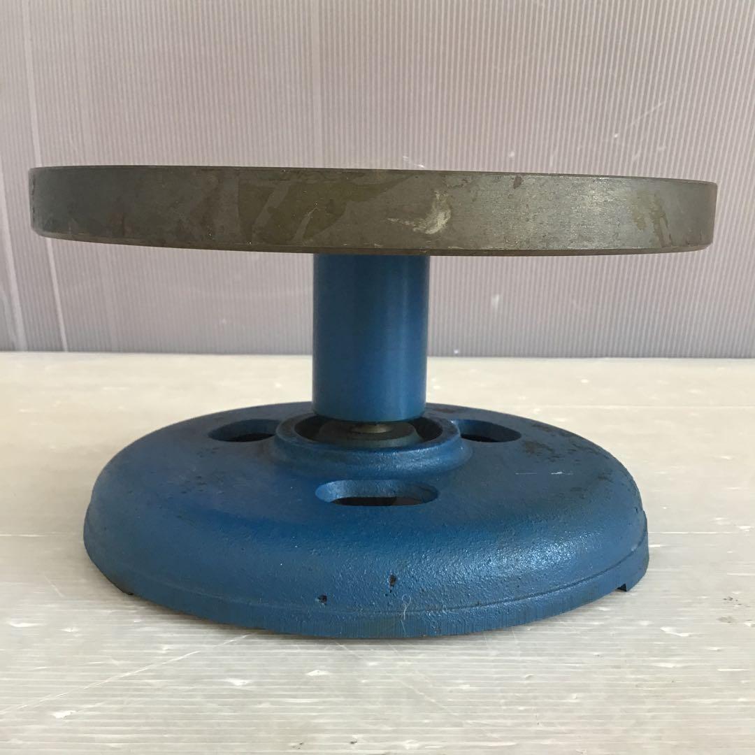 茶道具　鉄製　廻転台　炉の灰用摺鉢回転台　サビ有り　配送用箱　S1045KD