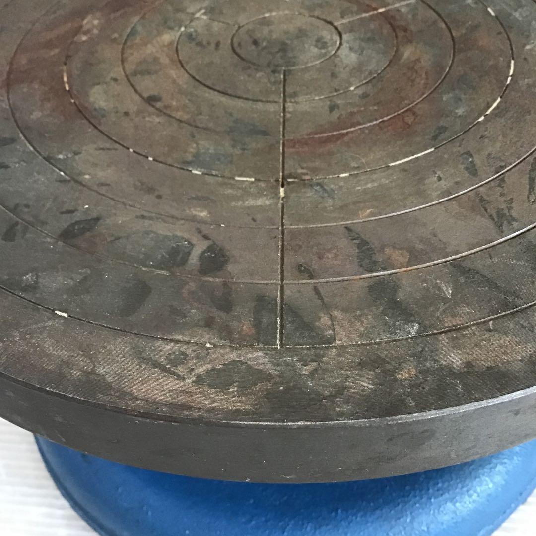 茶道具　鉄製　廻転台　炉の灰用摺鉢回転台　サビ有り　配送用箱　S1045KD