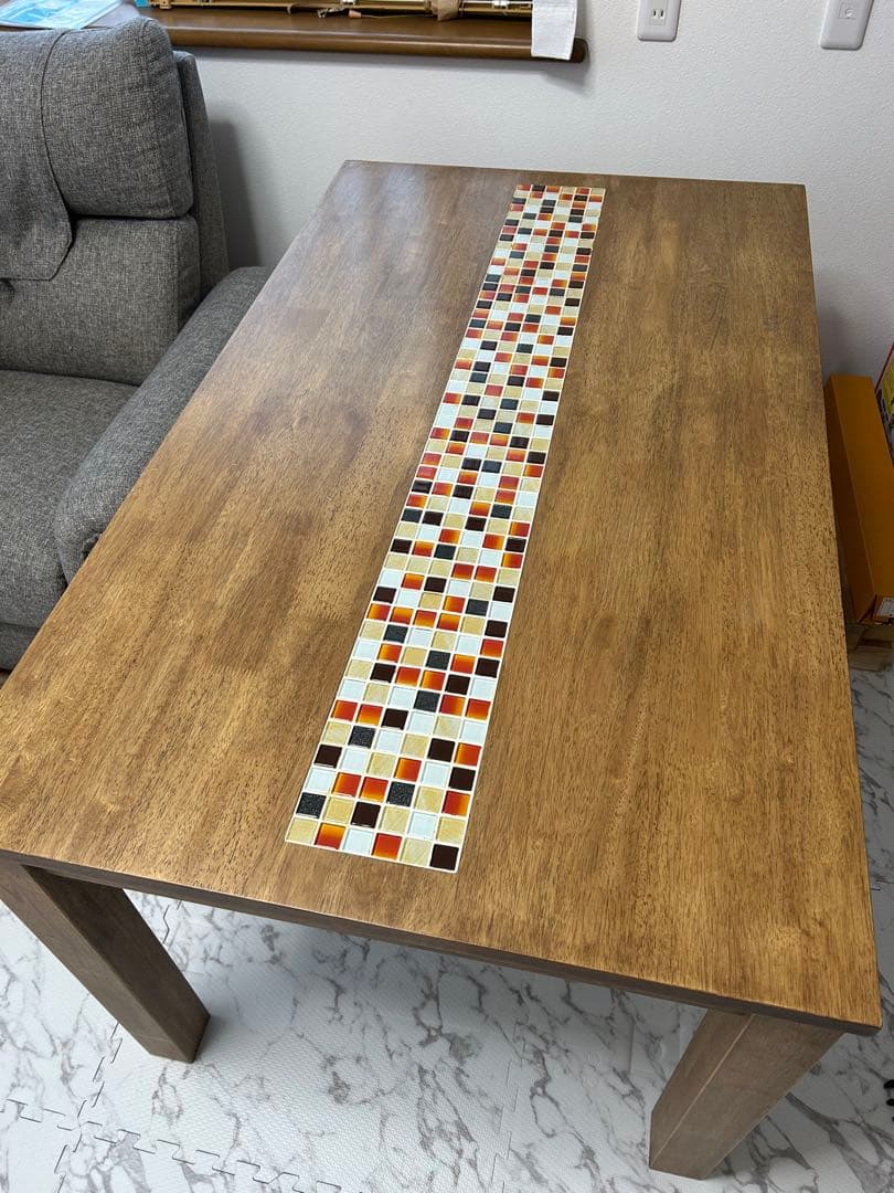 タイル付き　ダイニングテーブル　おしゃれ　4人掛け