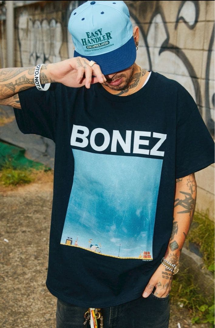 The BONEZ I'm Not Your King Tシャツ