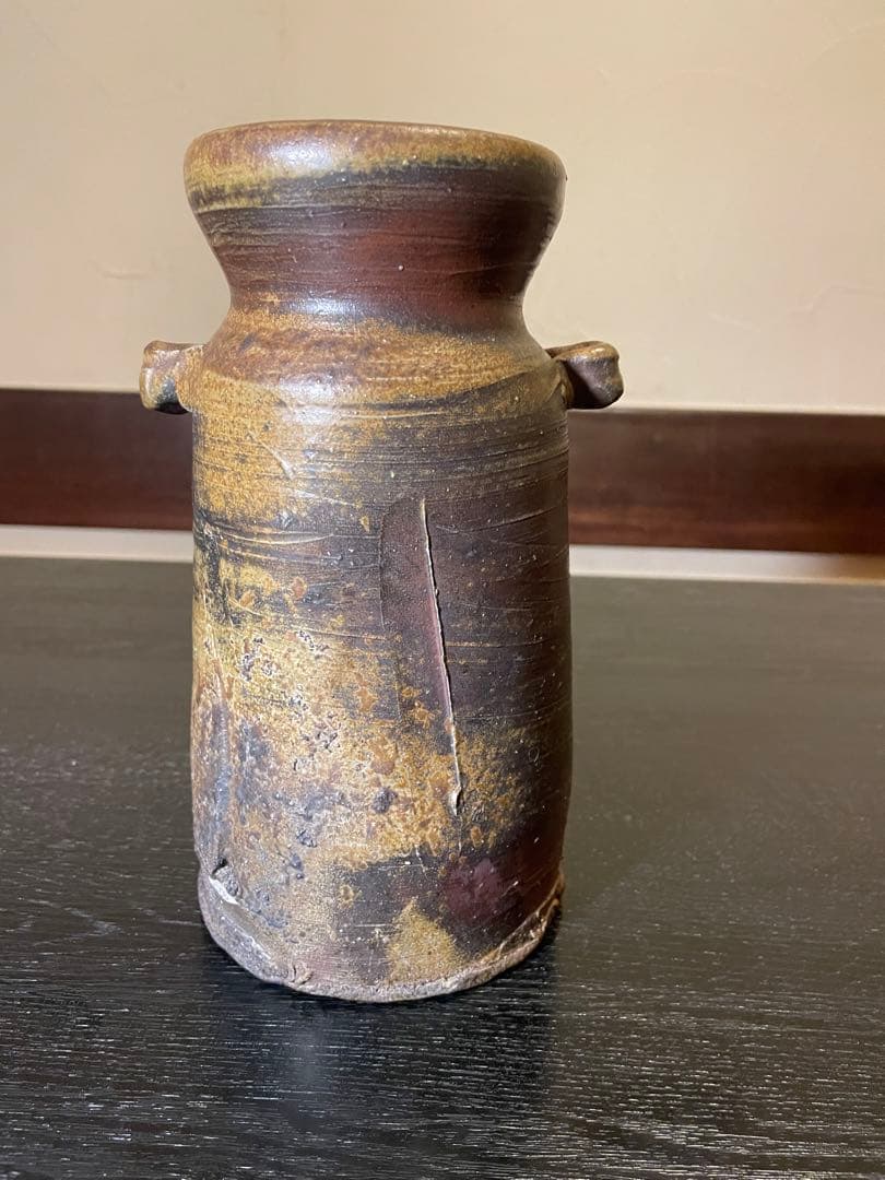 備前焼の花瓶です