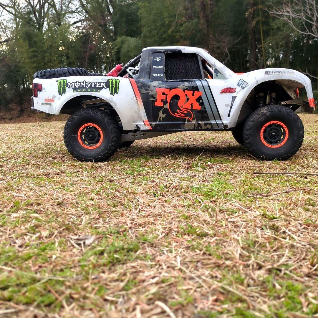 ホビーラジコン TRAXXAS Unlimited Desert Racer UDR