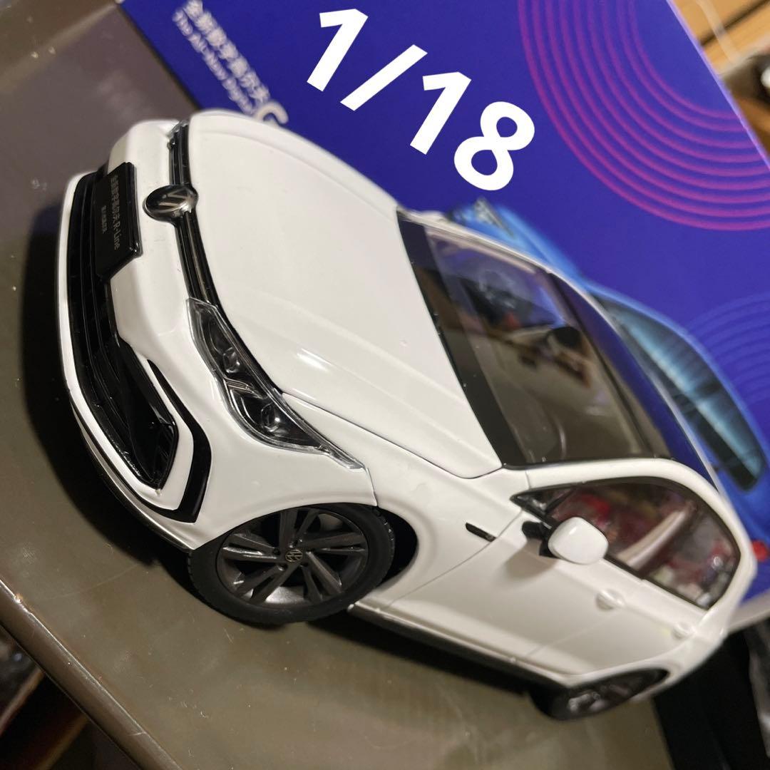 1/18 フォルクスワーゲン ゴルフ　GOLF Rライン？　ミニカー　箱付き