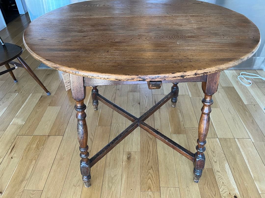 ラウンドテーブル　ろくろ脚　円卓　ヴィンテージ　アンティーク