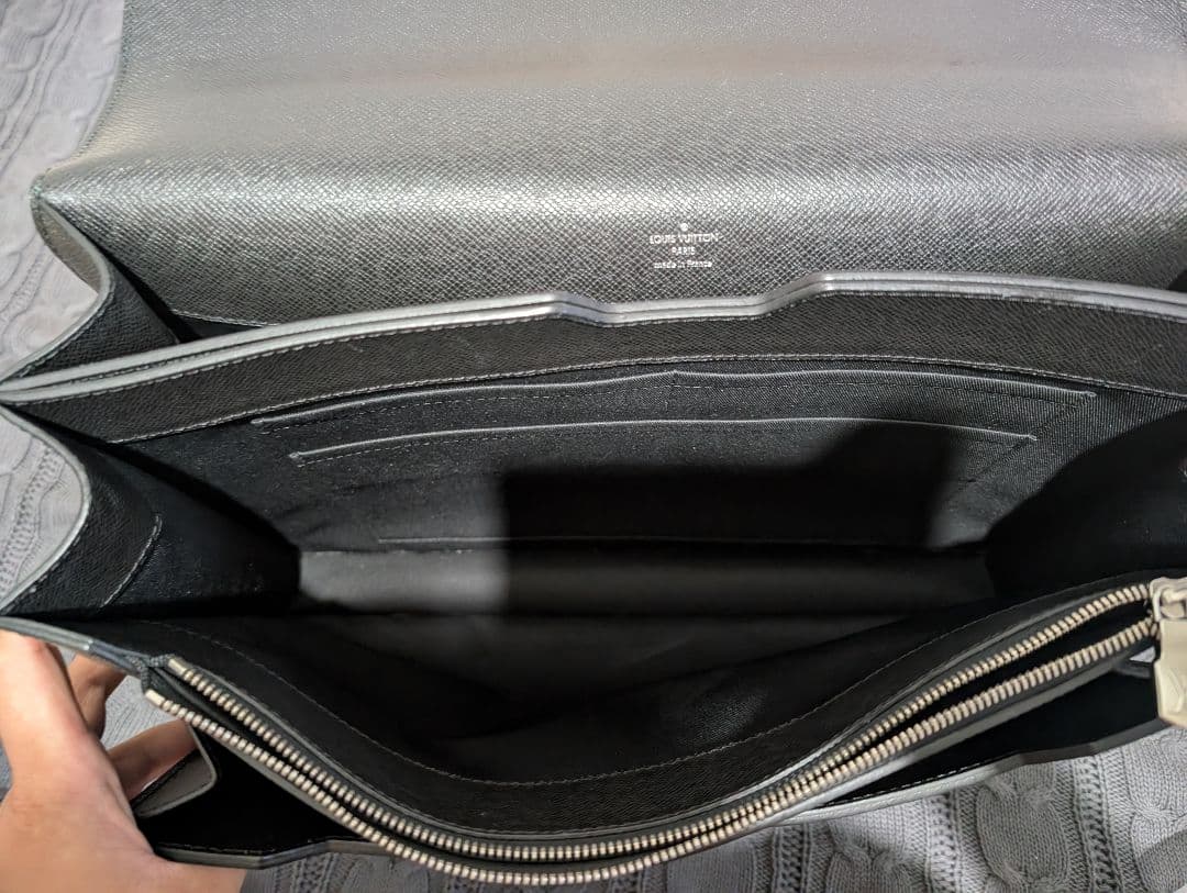 Louis Vuitton タイガ アソシエカルターブル2 ビジネスバッグ