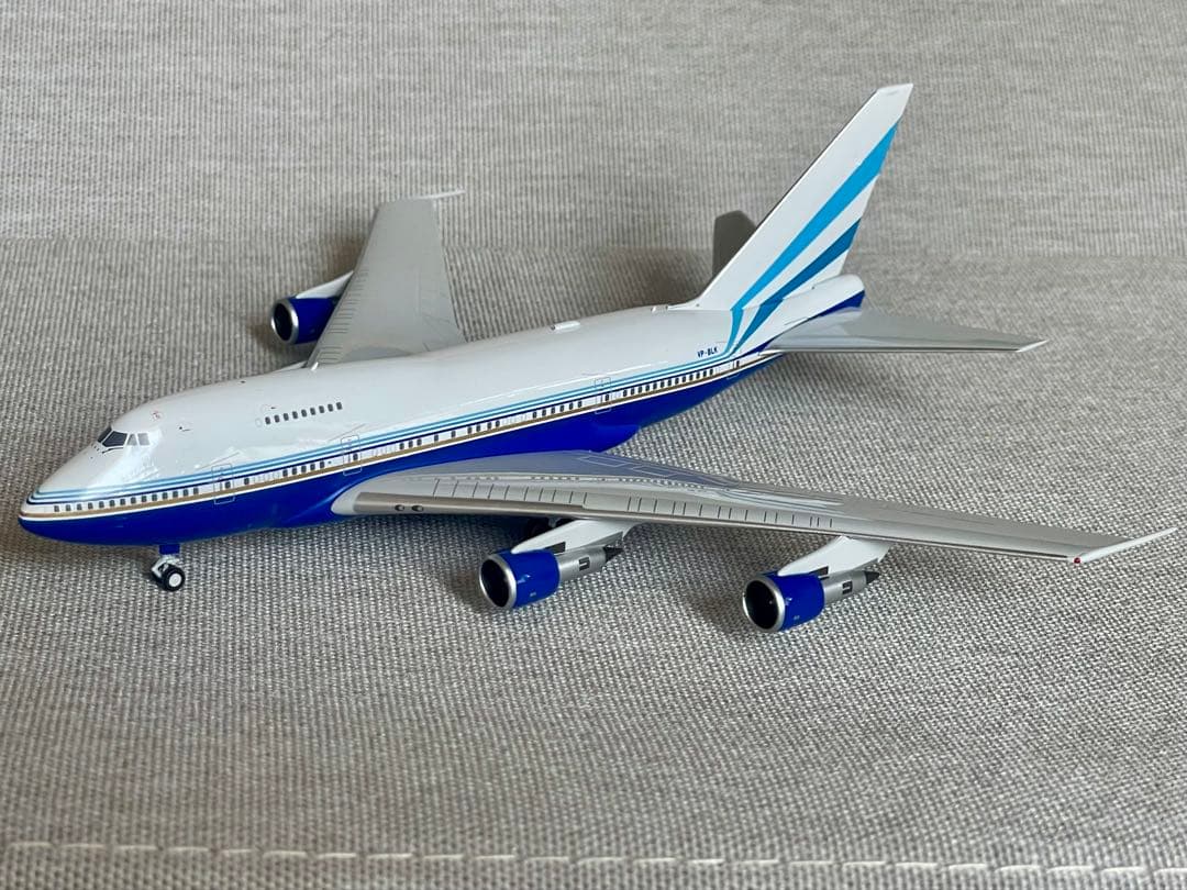 たまごひこーき (1/400 747-SP 757)