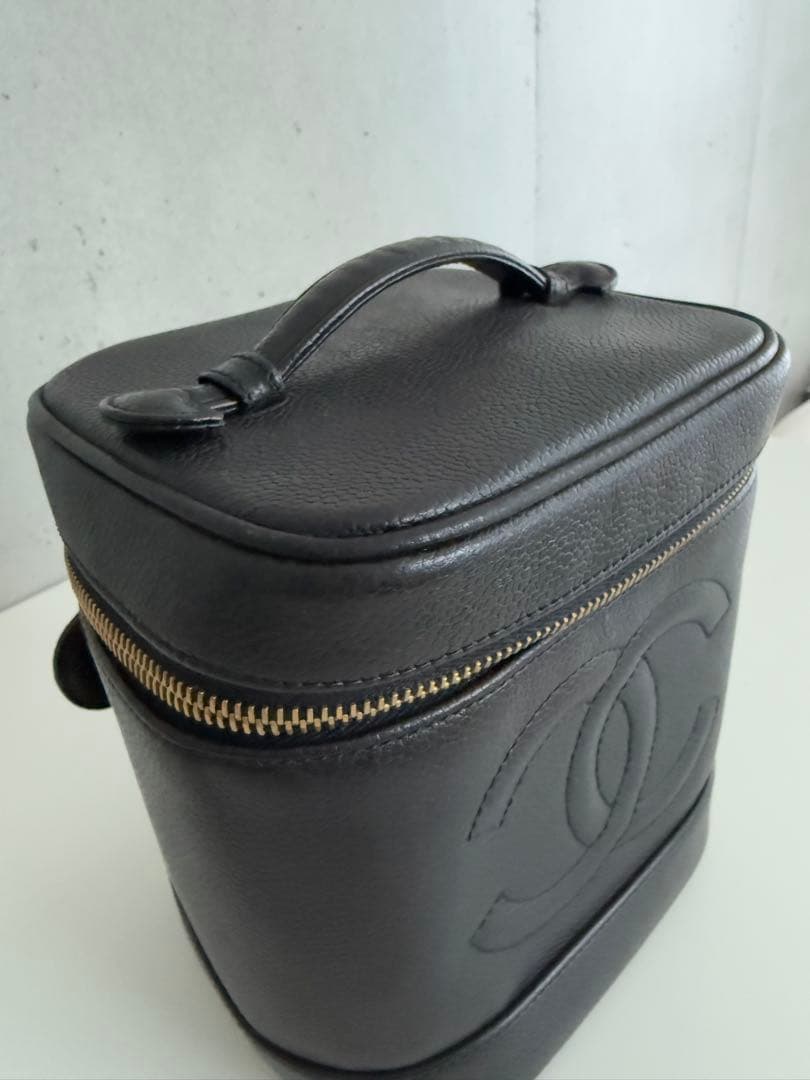 【最終価格】CHANEL バニティポーチ キャビアスキン