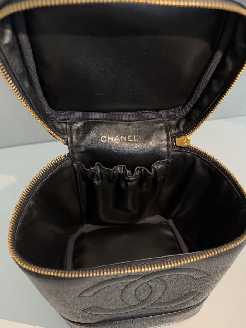 【最終価格】CHANEL バニティポーチ キャビアスキン