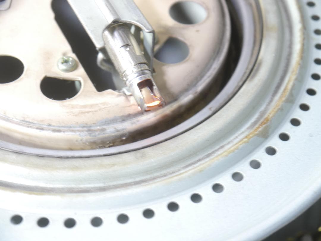 送料込み●2013年❤動作品❤コロナ/CORONA 石油ストーブ　木造17畳