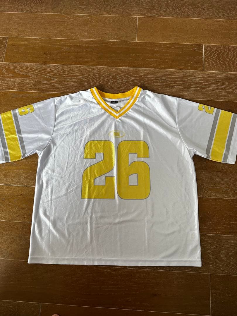 NiziU RIKU Tシャツ ホワイト/イエロー