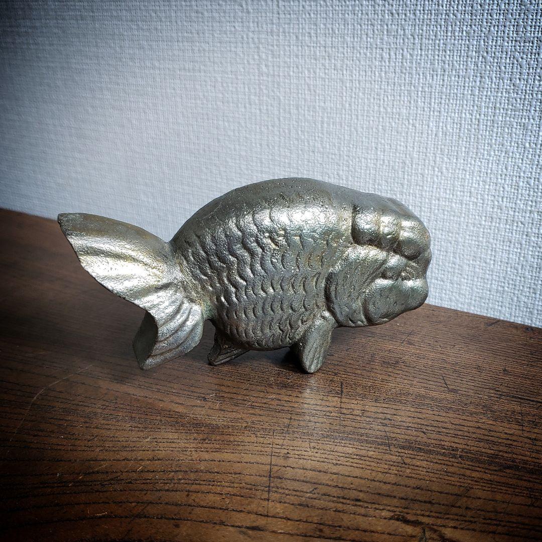金魚　置物　らんちゅう　ペーパーウェイト　取っ手　オブジェ　インテリア