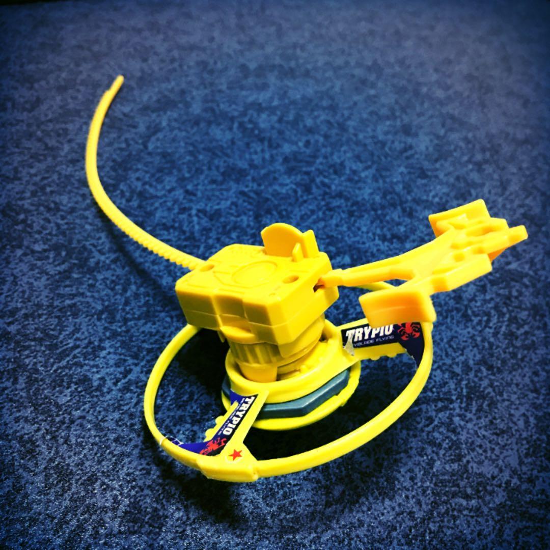 最強のトライピオ　ベイブレード