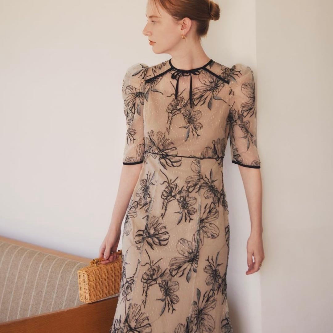 Leja(レジャ)花柄刺繍 パーティードレス