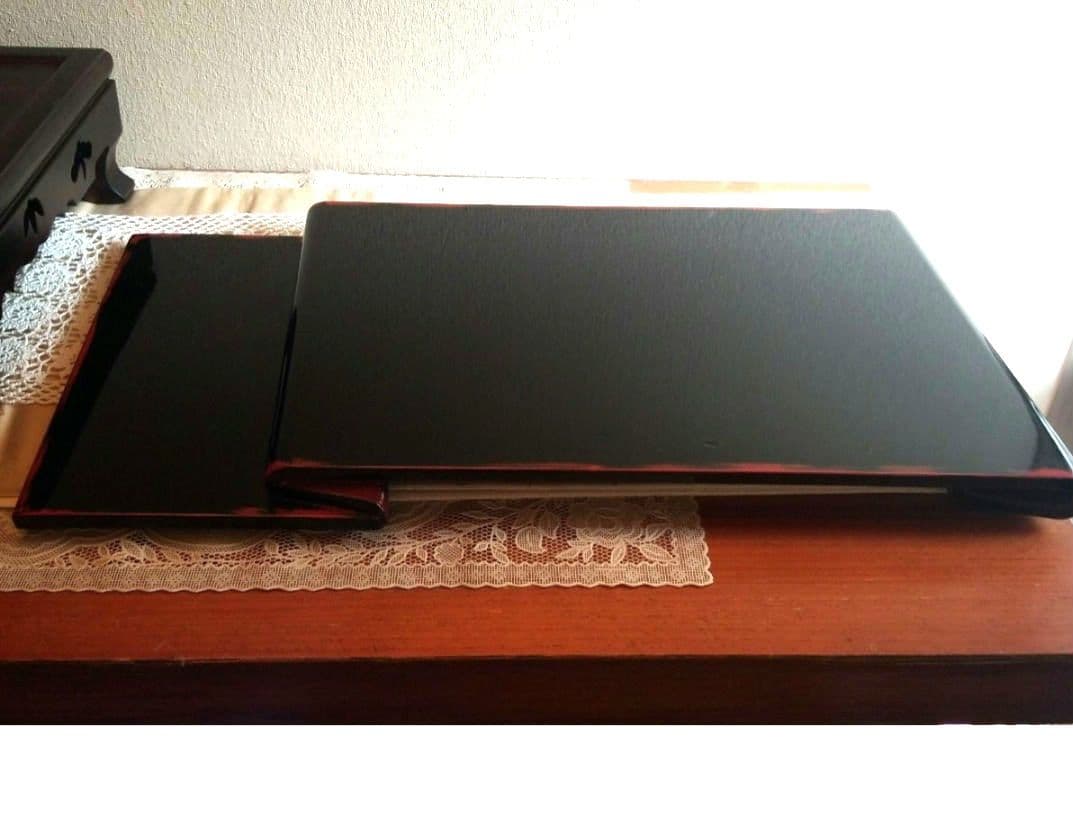 花台レア物落款いり根来塗　巻絹型卓