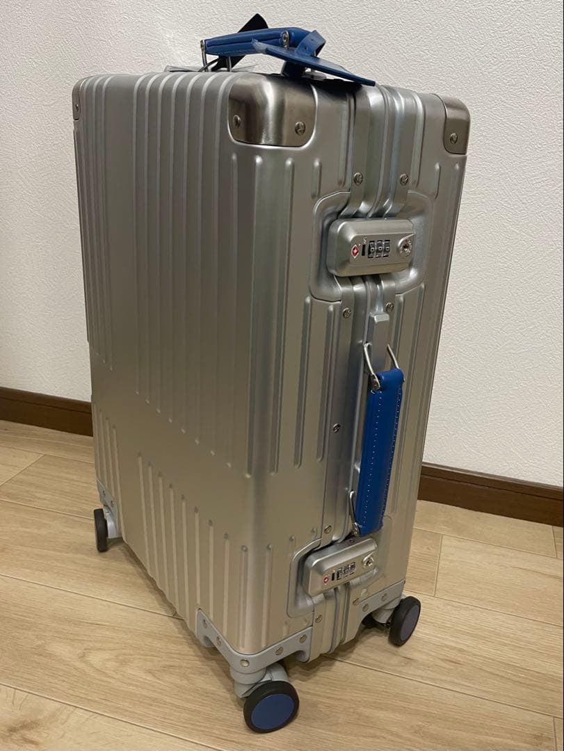 t*s様 innovator アルミ スーツケース 36L INV1811STP