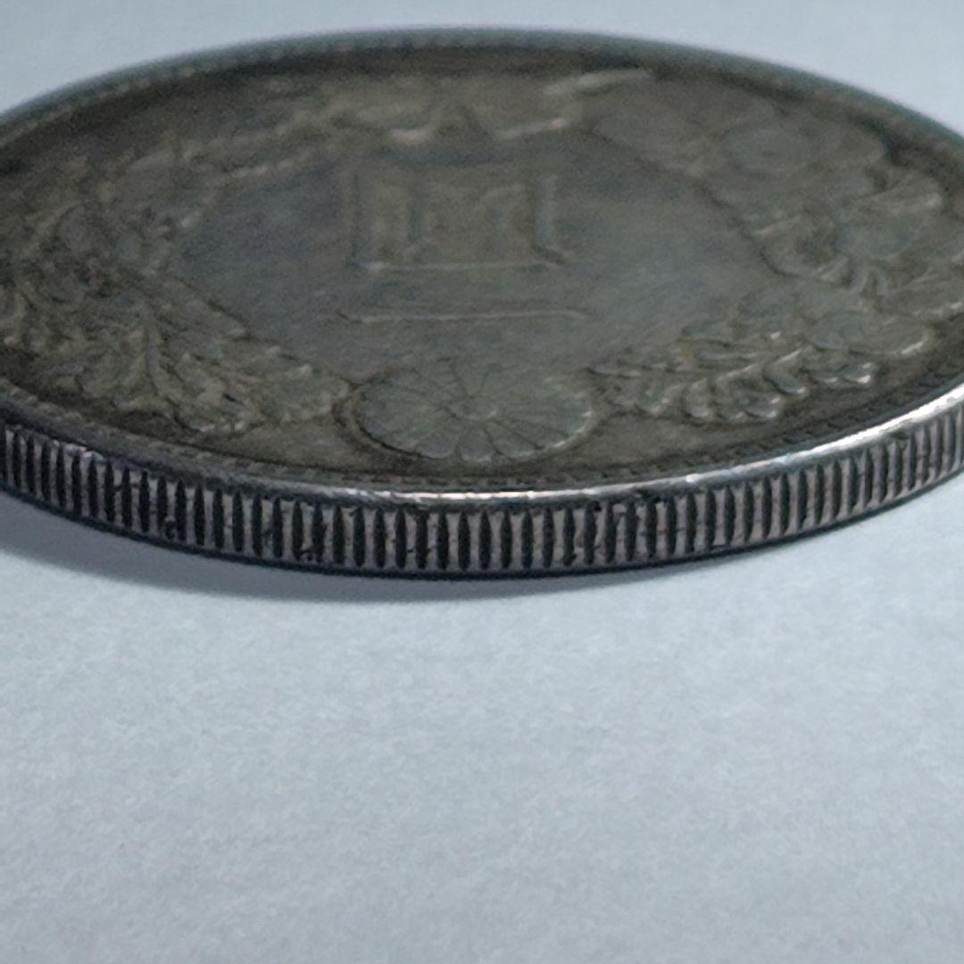 く*ー様 明治26年 一円銀貨（竜）｜銀900｜実流通品 F+〜VF−相当｜現状