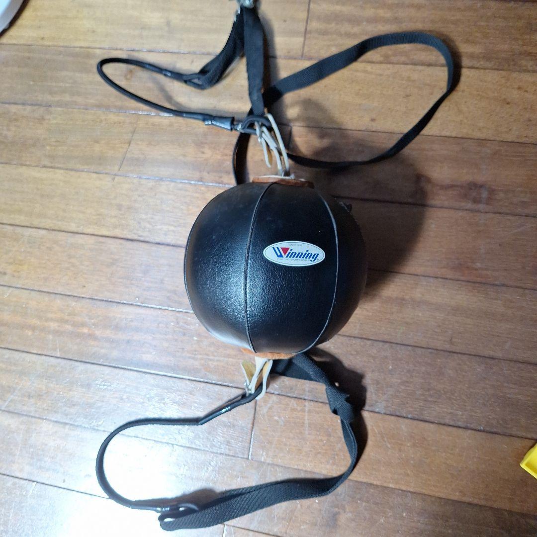 306 Winning パンチングボール 黒 ストラップ付き(丸型)