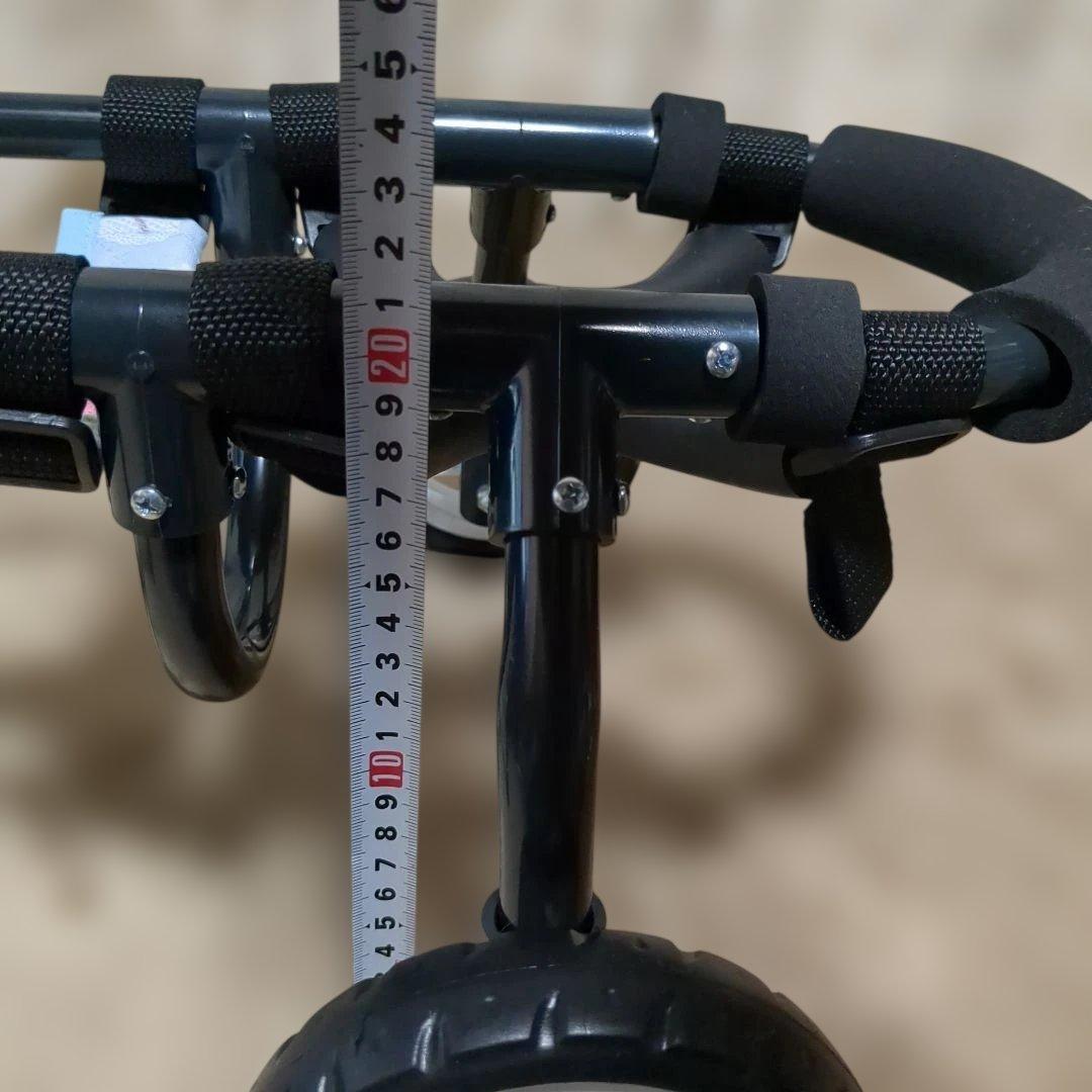 ワンちゃん4輪　リハビリ　食事補助　犬用車椅子　シニア犬補助　犬の歩行器