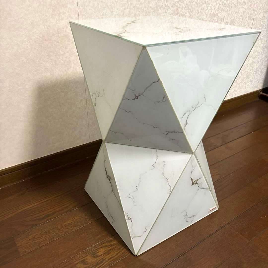 【美品】KARE ラグジュアリートライアングル マーブル サイドテーブル 廃盤品