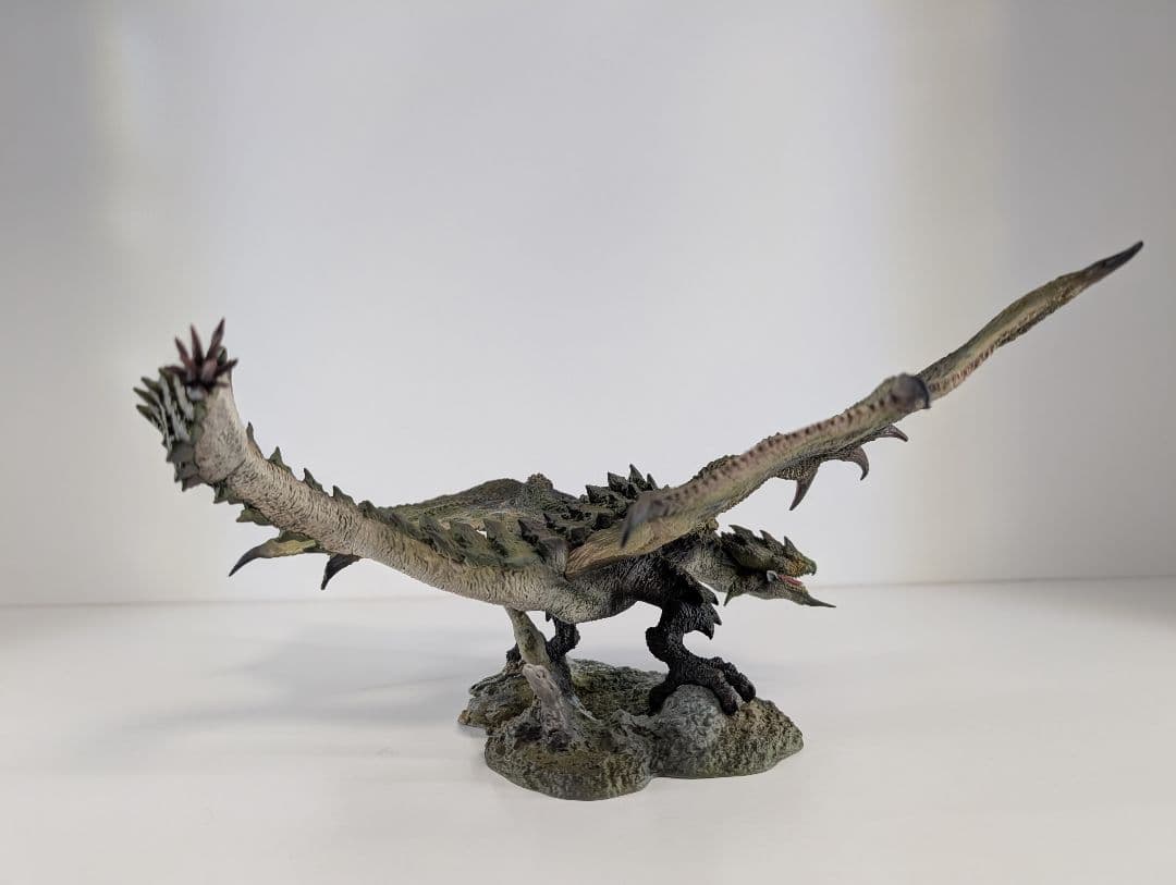 リオレウス・リオレイア　フィギュア　クリエイターズモデル