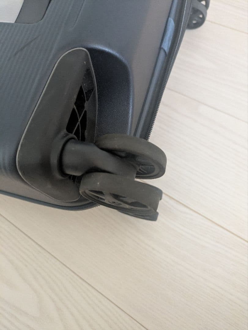 Samsonite ネイビー キャリーケース TSAロック付き