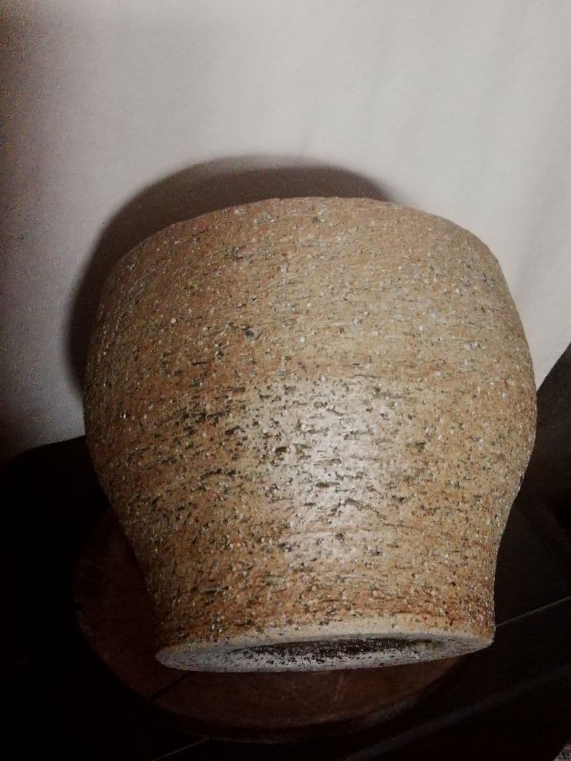 イワオ ベセラ/ 岩尾磁器 壺/ 有田焼