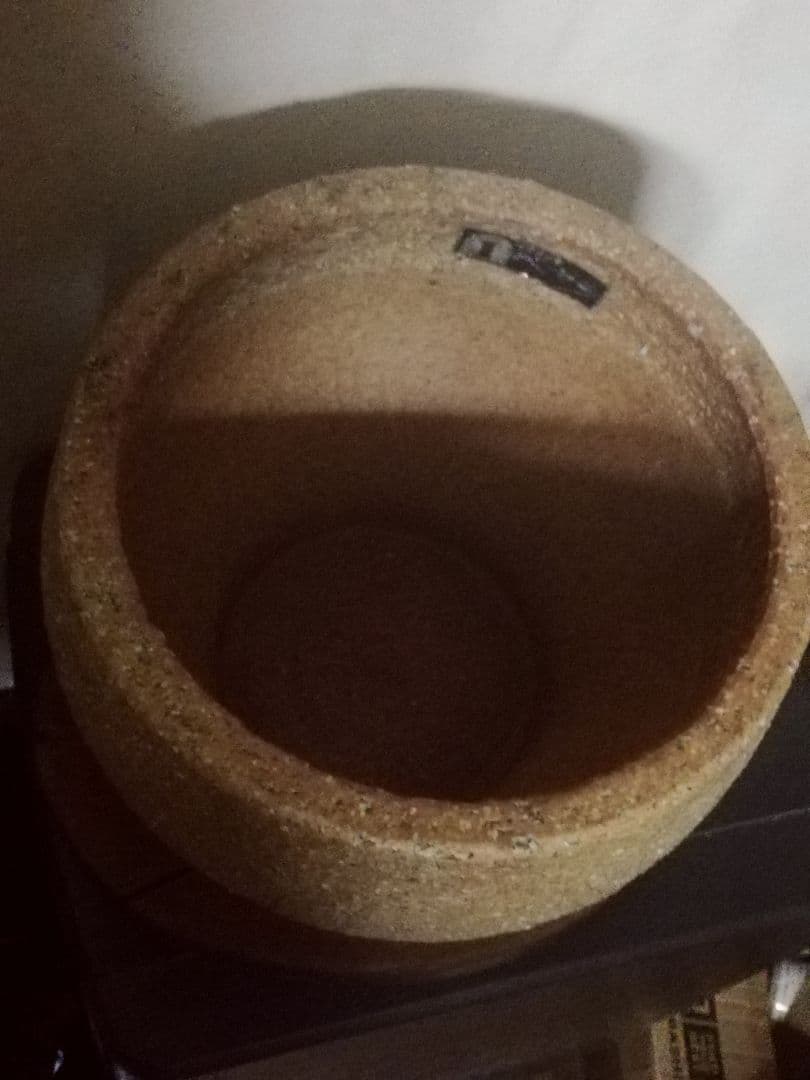 イワオ ベセラ/ 岩尾磁器 壺/ 有田焼