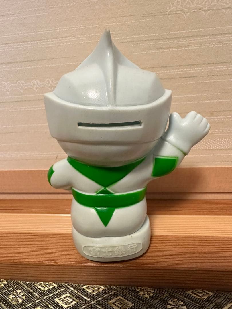 非売品　ミラーマン　貯金箱　ソフビ