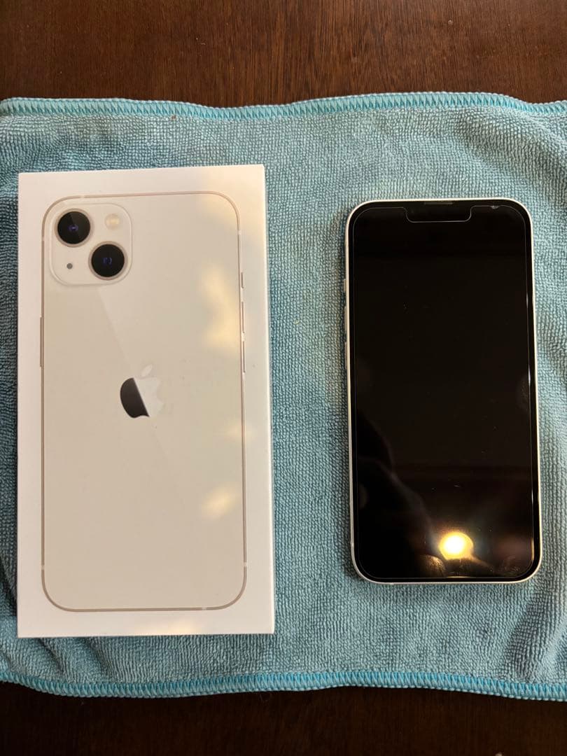 iPhone 13 ホワイト　256GB 背面ガラス割れshimフリー