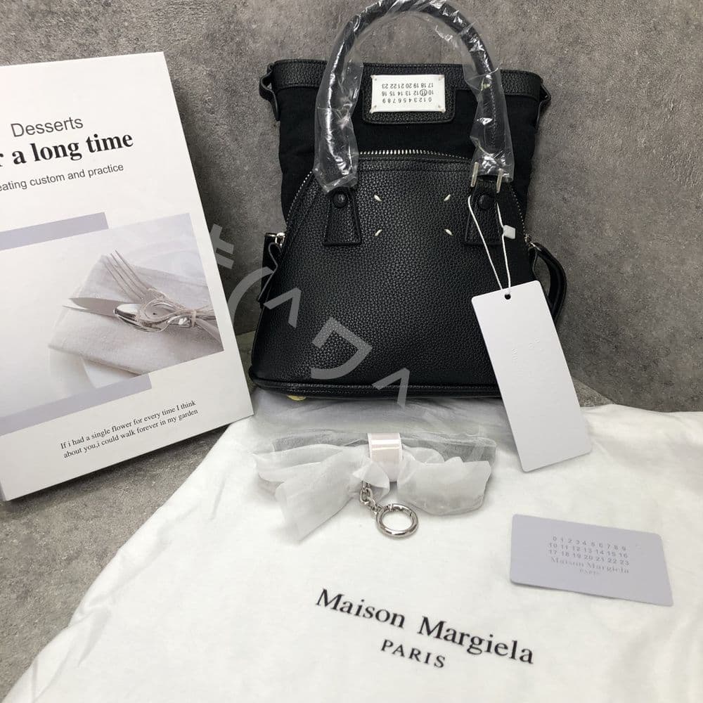大人気！Maison margiela メゾンマルジェラ バッグ 5ac 革　黒