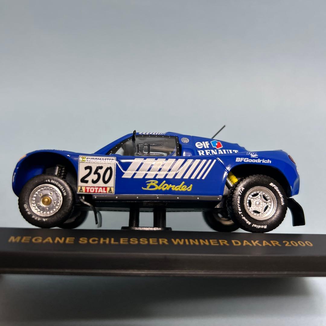 ixo•1/43•シュレッサー ルノー メガーヌ•パリダカ2000優勝車