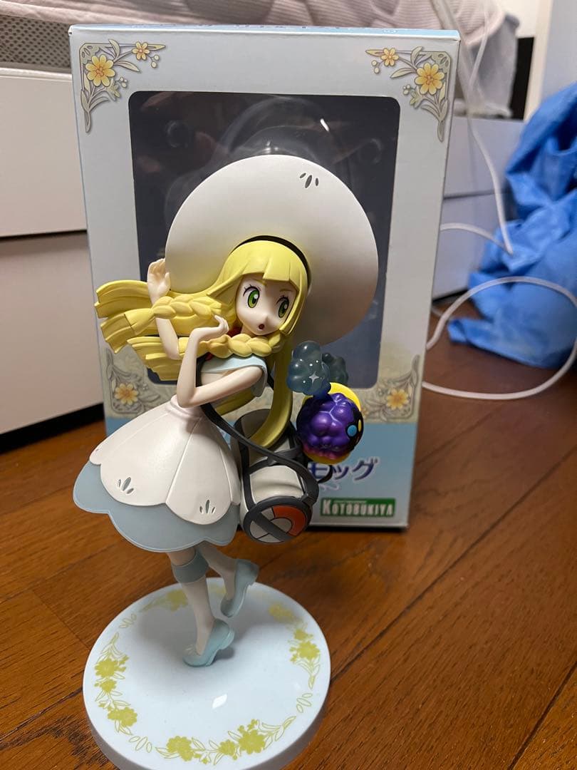 リーリエ&コスモッグ フィギュア　コトブキヤ