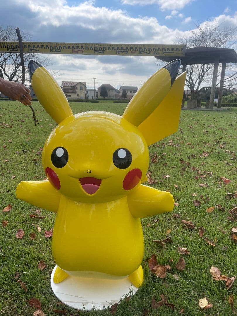 ピカチュウ フィギュア