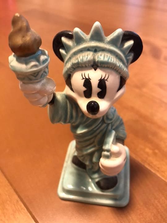 ミニーマウス置物　自由の女神　陶器