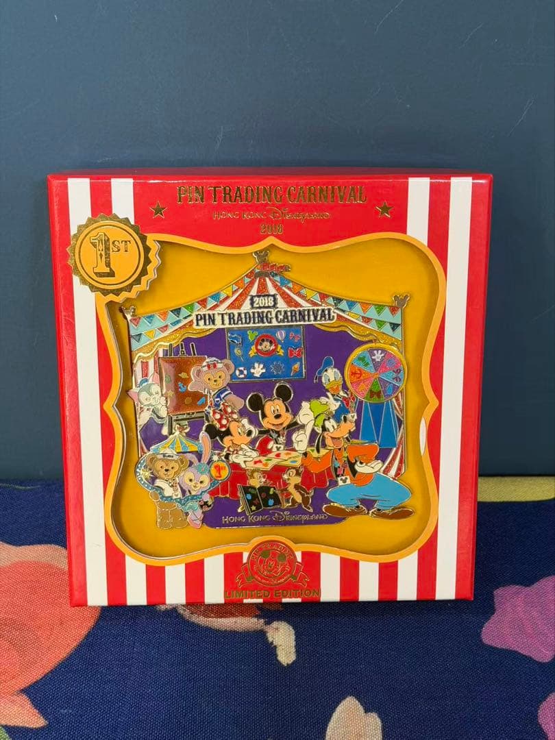香港ディズニーランド正規品ダッフィーとミッキーフレンズピンバッジ限数250