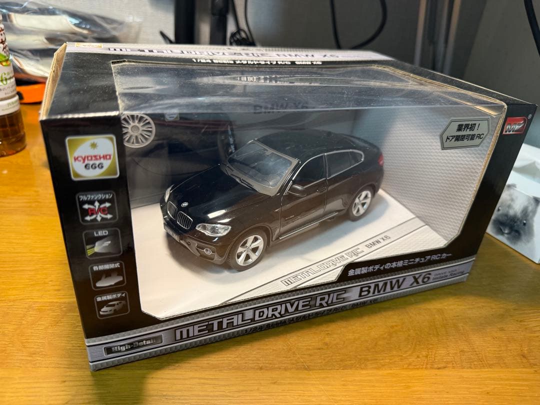 ミニカー BMW X6 XDRIVE50i L DRIVE R/C