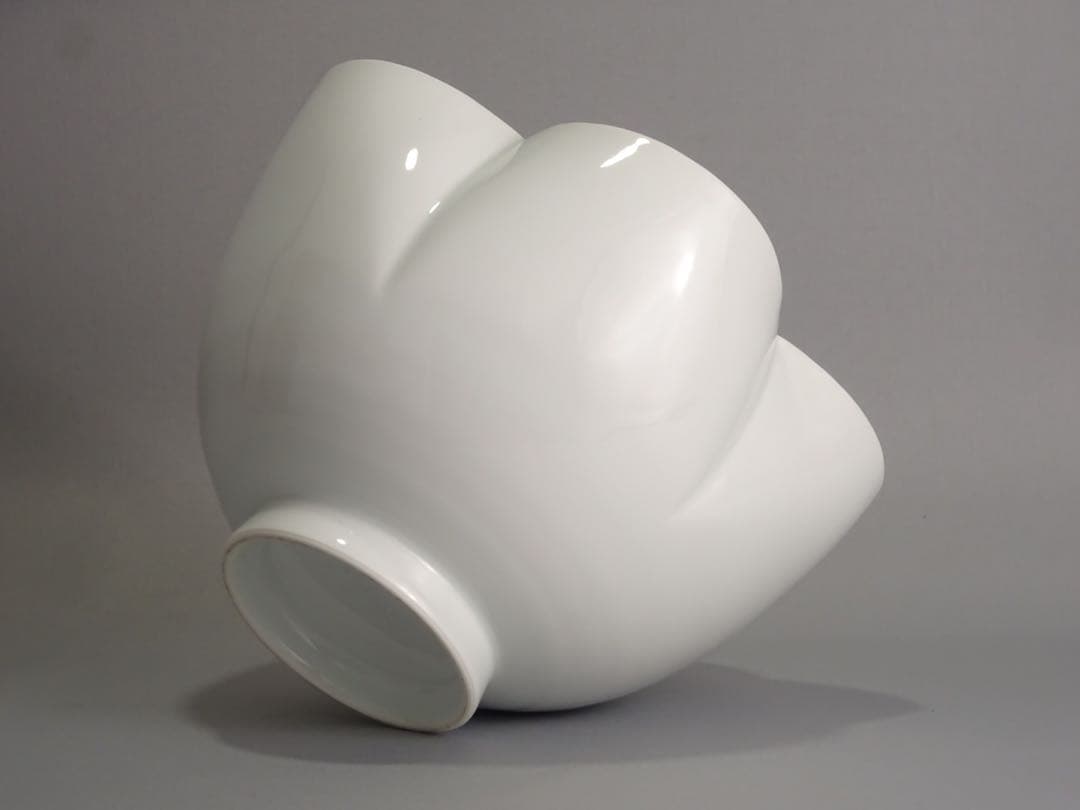 人間国宝　井上萬二　本人作　白磁　花形　花器　合わせ箱　花瓶　壺　花入　有田焼