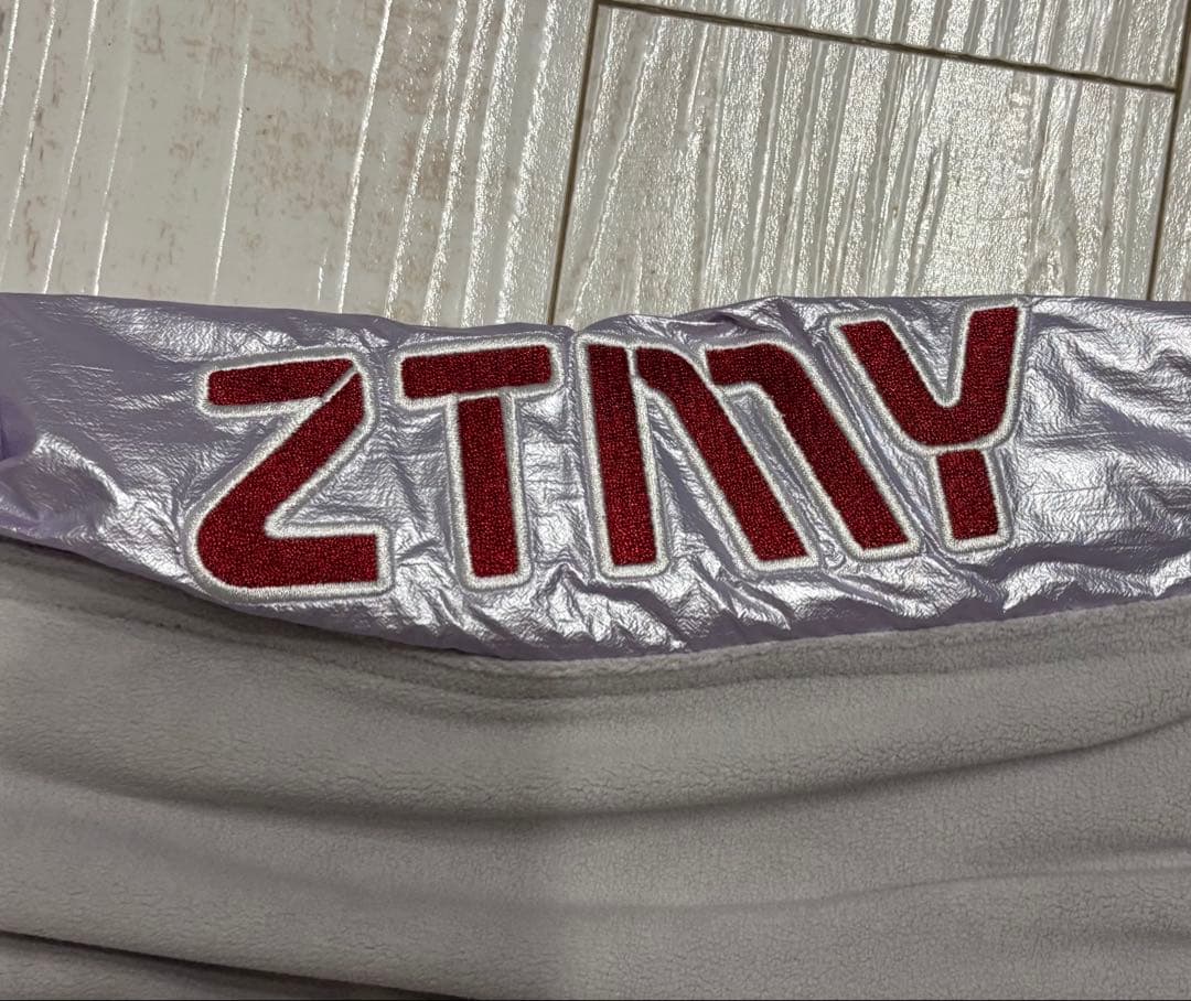 ずっと真夜中でいいのに。アストロノーツフリースパンツ(Gray×Pink)