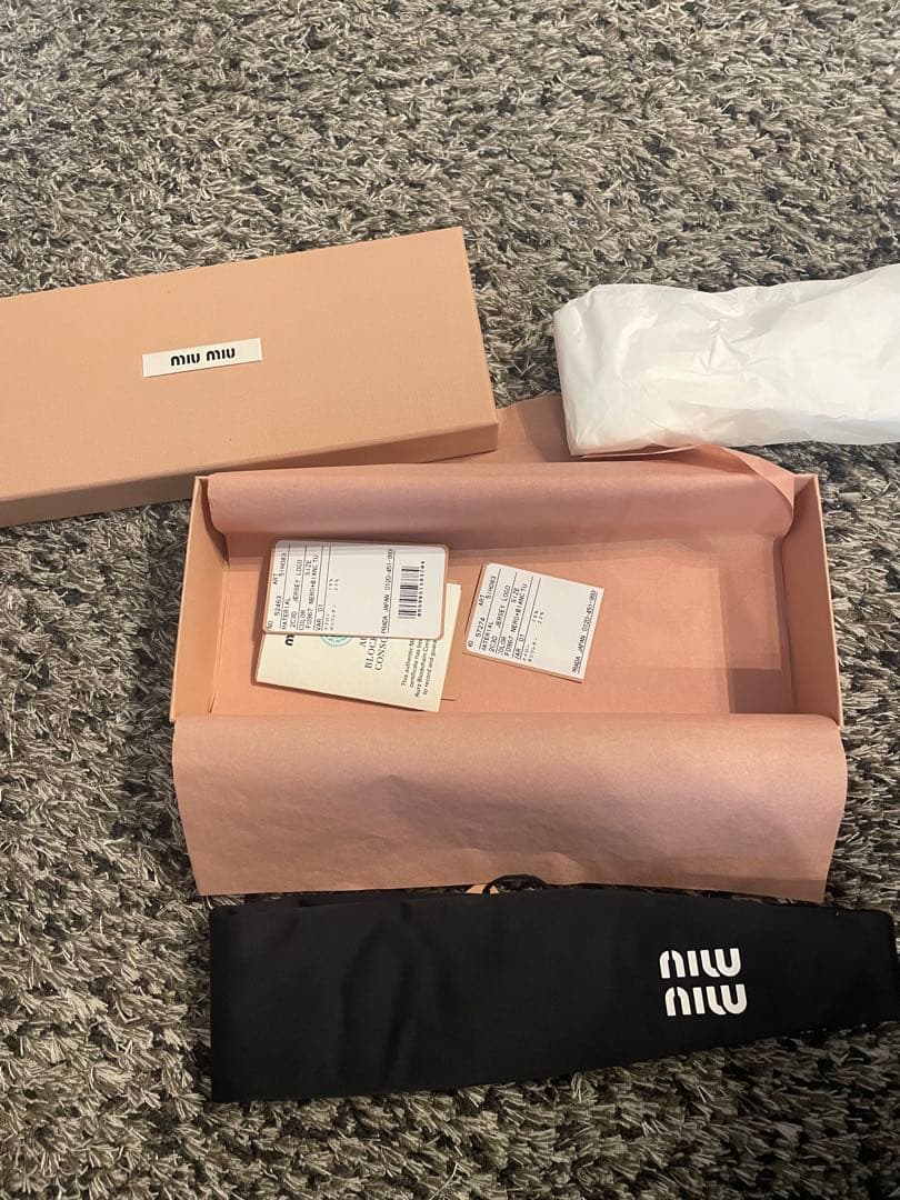 正規品　ミュウミュウヘアバンド