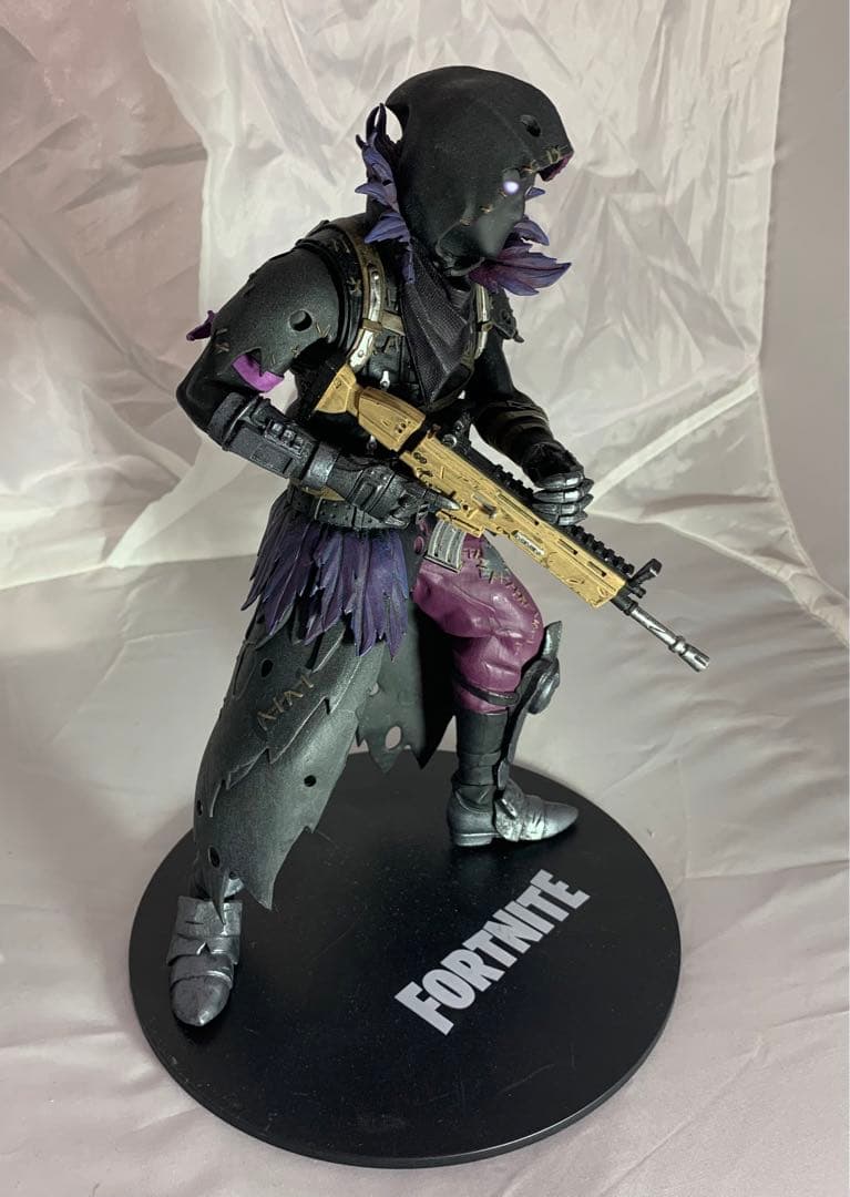 マクファーレントイズ　フォートナイト　レイブン　アクション　フィギュア
