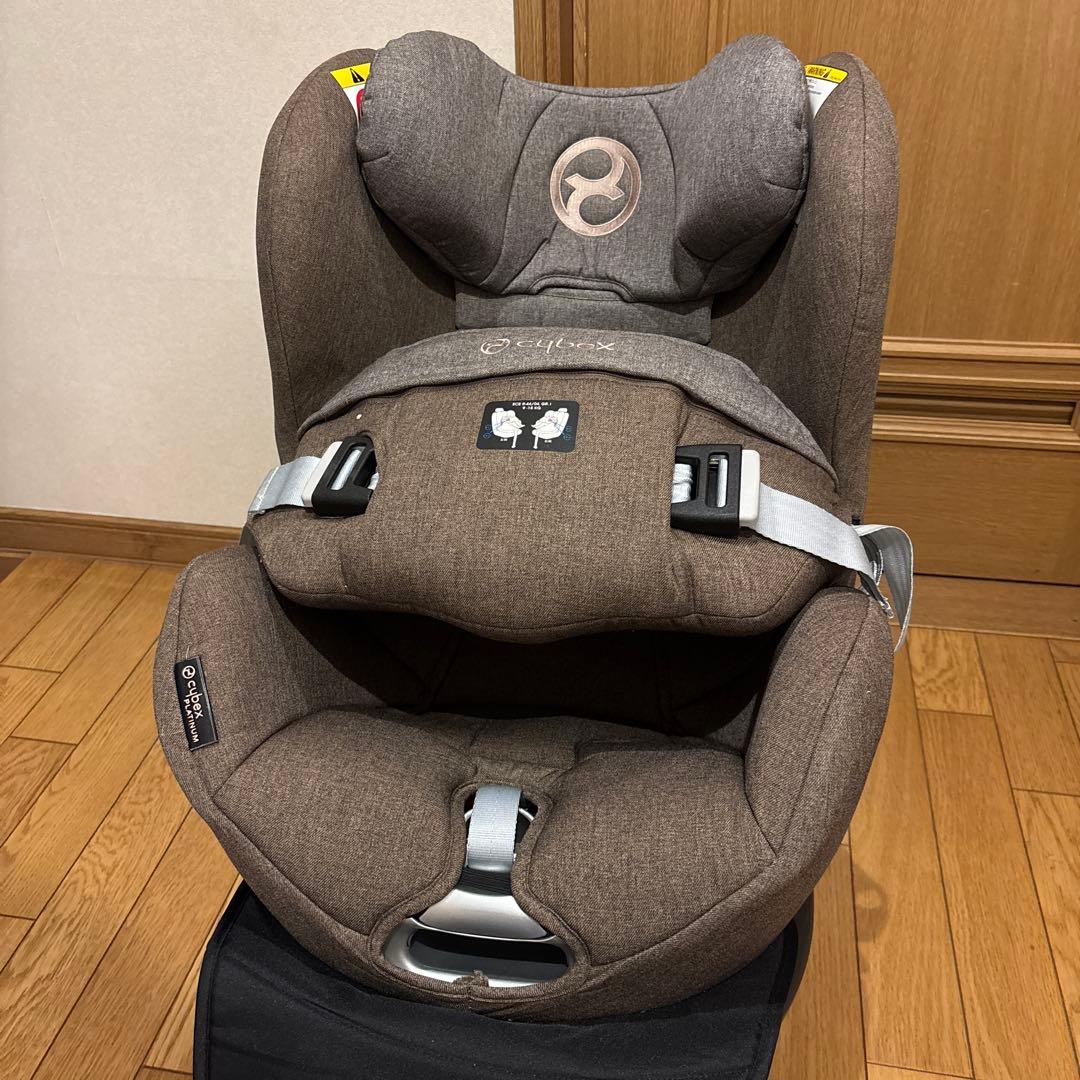 Cybex 車用チャイルドシート グレー