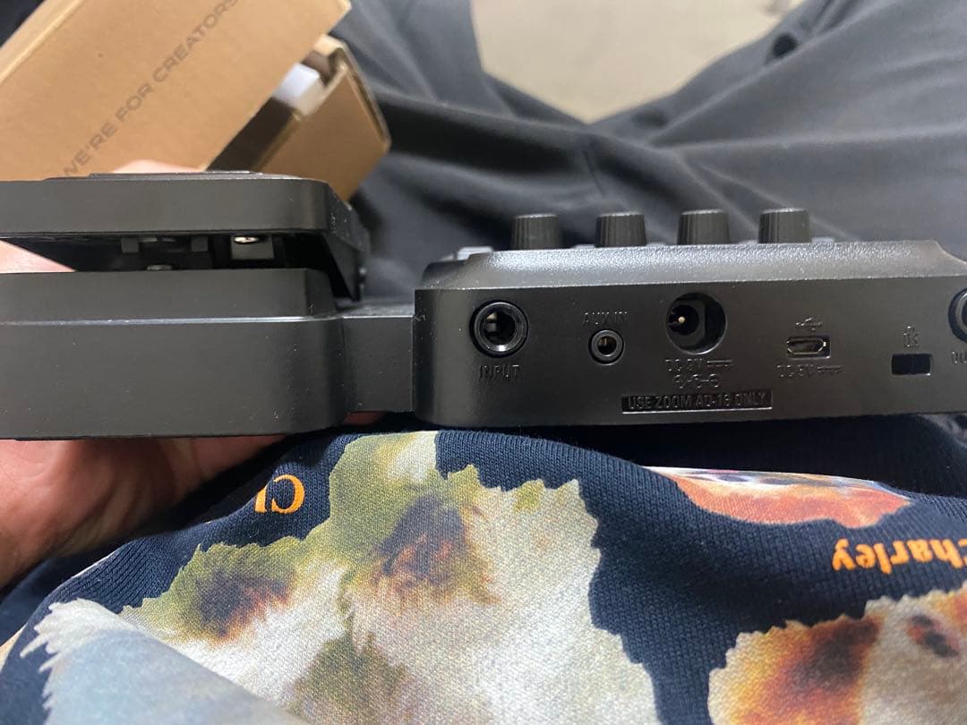 充電器付き ZOOM G1X FOUR マルチエフェクター