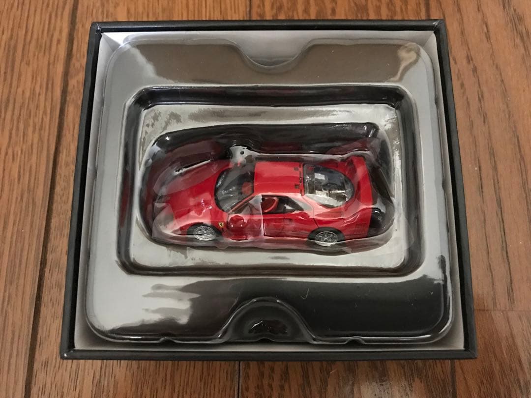 トミカリミテッドビンテージネオ　フェラーリ F40
