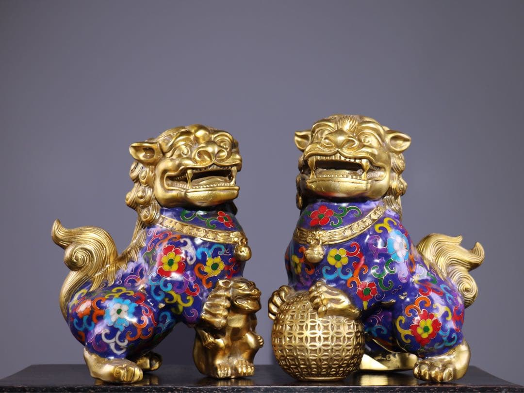 旧蔵　純銅景泰藍（けいたいらん）門獅（もんじ）置物