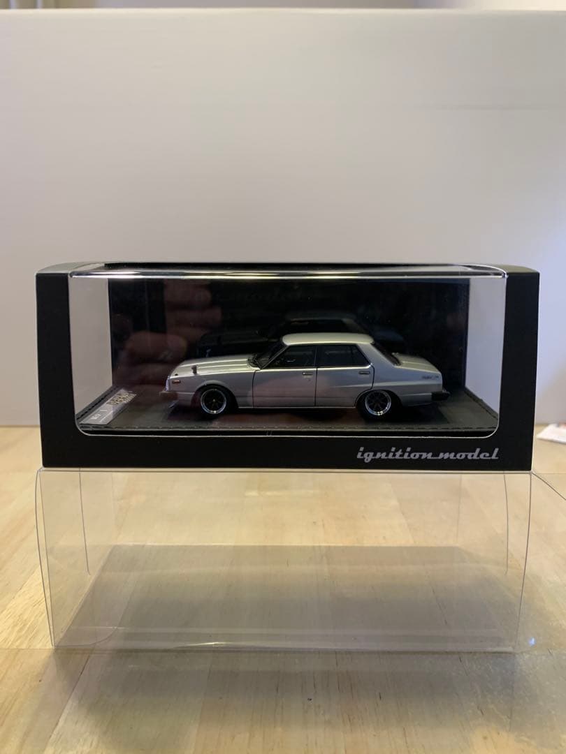 イグニッションモデル　1/43 スカイライン GT-EL (C211) シルバー